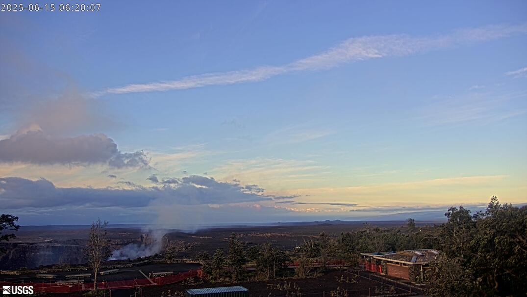 Webcam image view of volcano summit